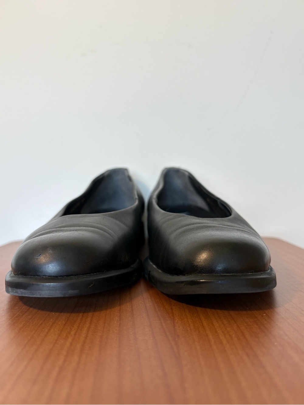 Ecco Classic Black Leather Women's Ballet Flat Loafer Shoe size 38 or 7-7.5 - Picture 10 of 10